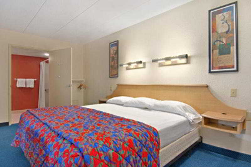Microtel Inn By Wyndham Louisville East Habitación foto